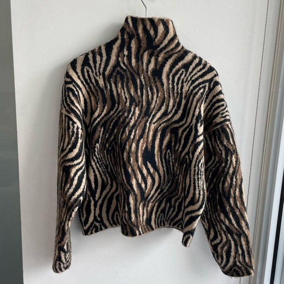 Zara chunky cozy animal print sweater - Picture 2 of 5